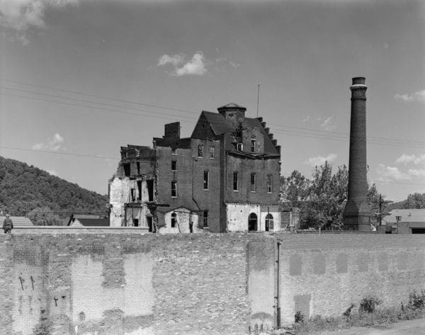 A decayed Wheeling Tile Company