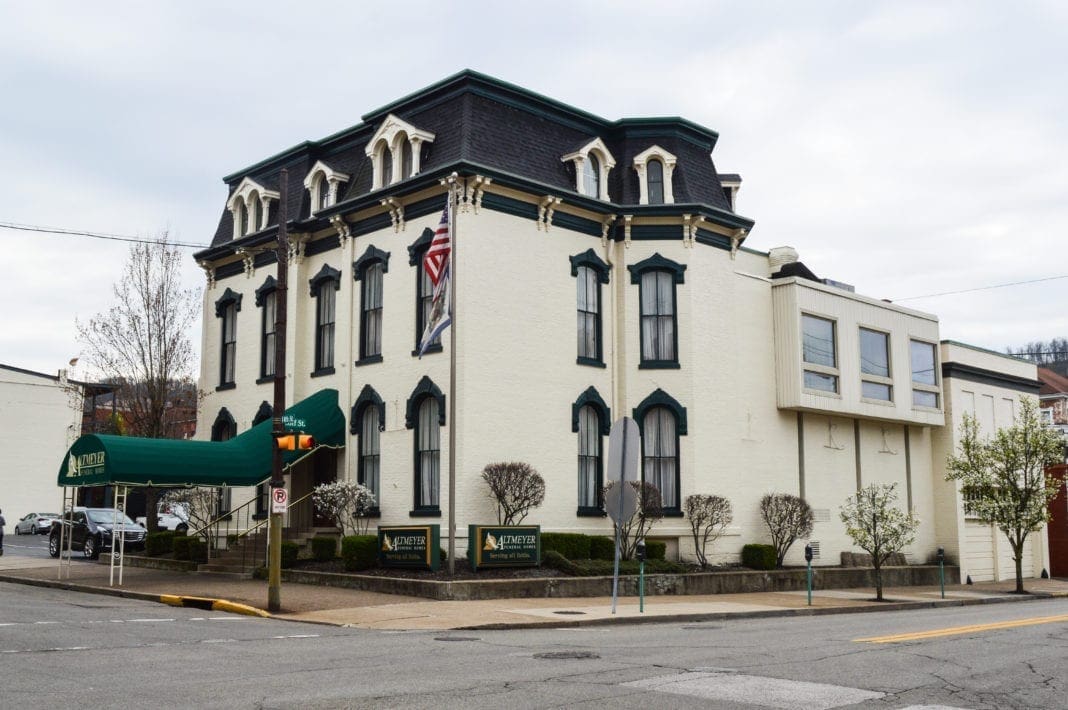 A photo of a funeral home.