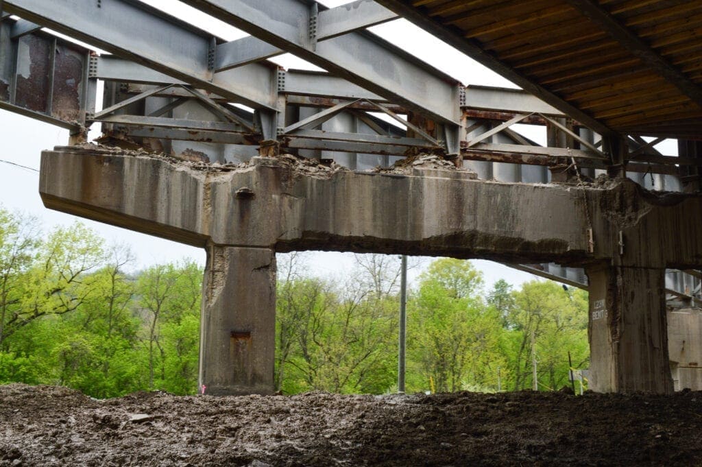 An interstate bridge without a concrete road.