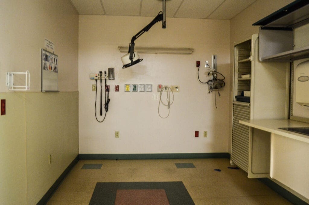 A treatment unit in a emergency room.