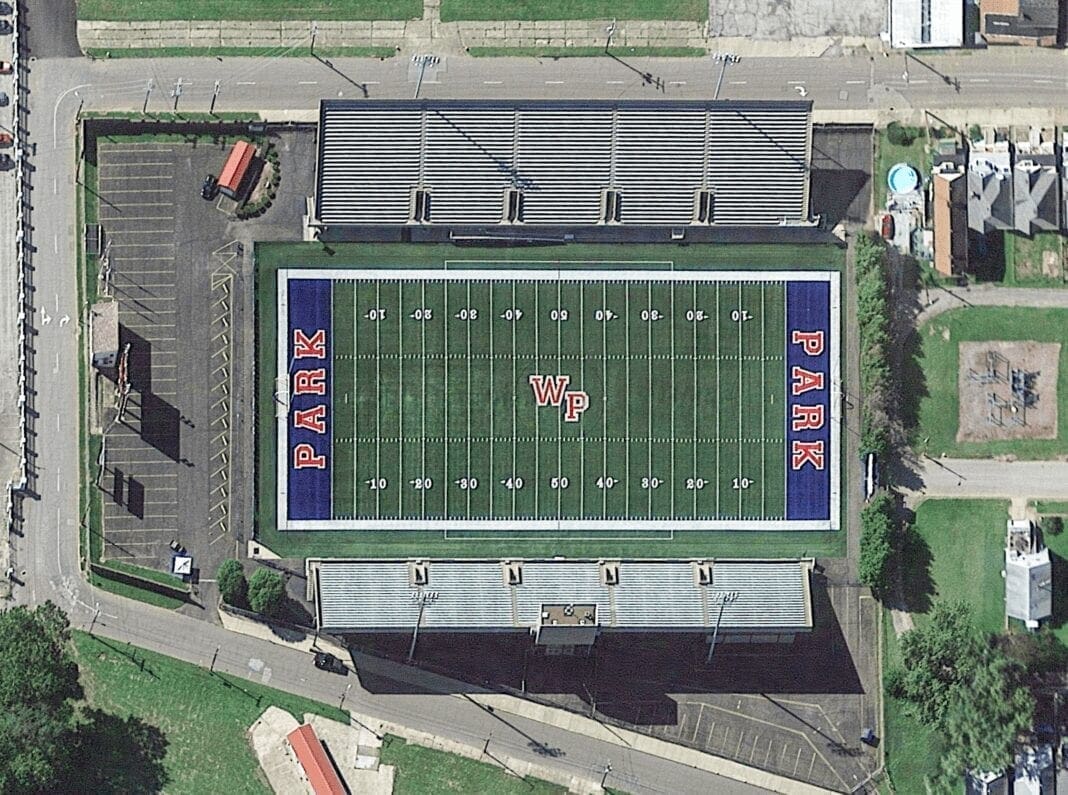 A bird's eye view of a football field.