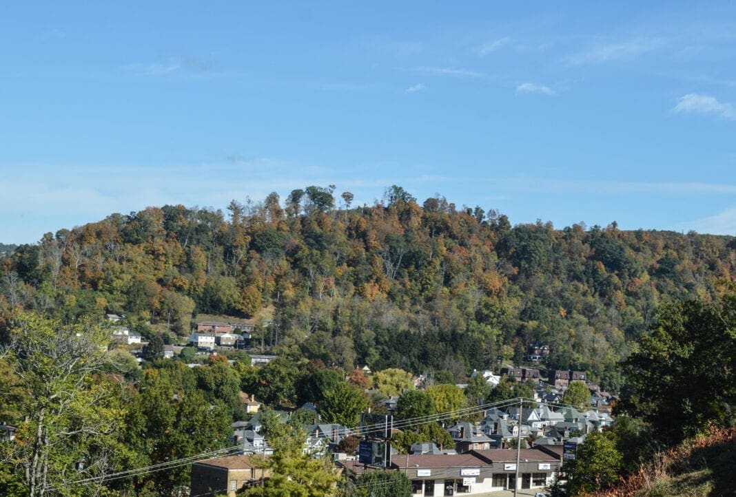 A photo of a hilltop.