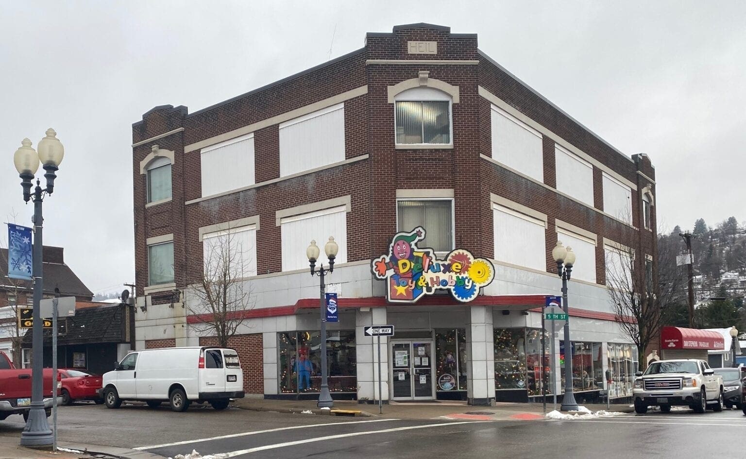 Busy Time at Deluxe Toy & Hobby Lede News