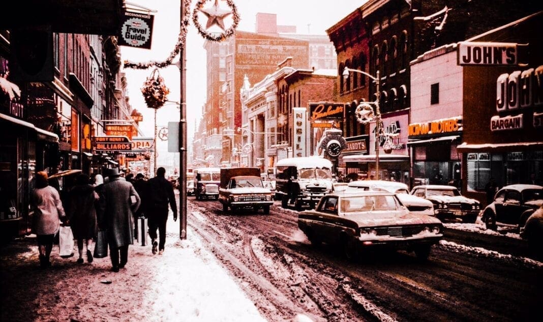 An image ofa downtown in the winter.