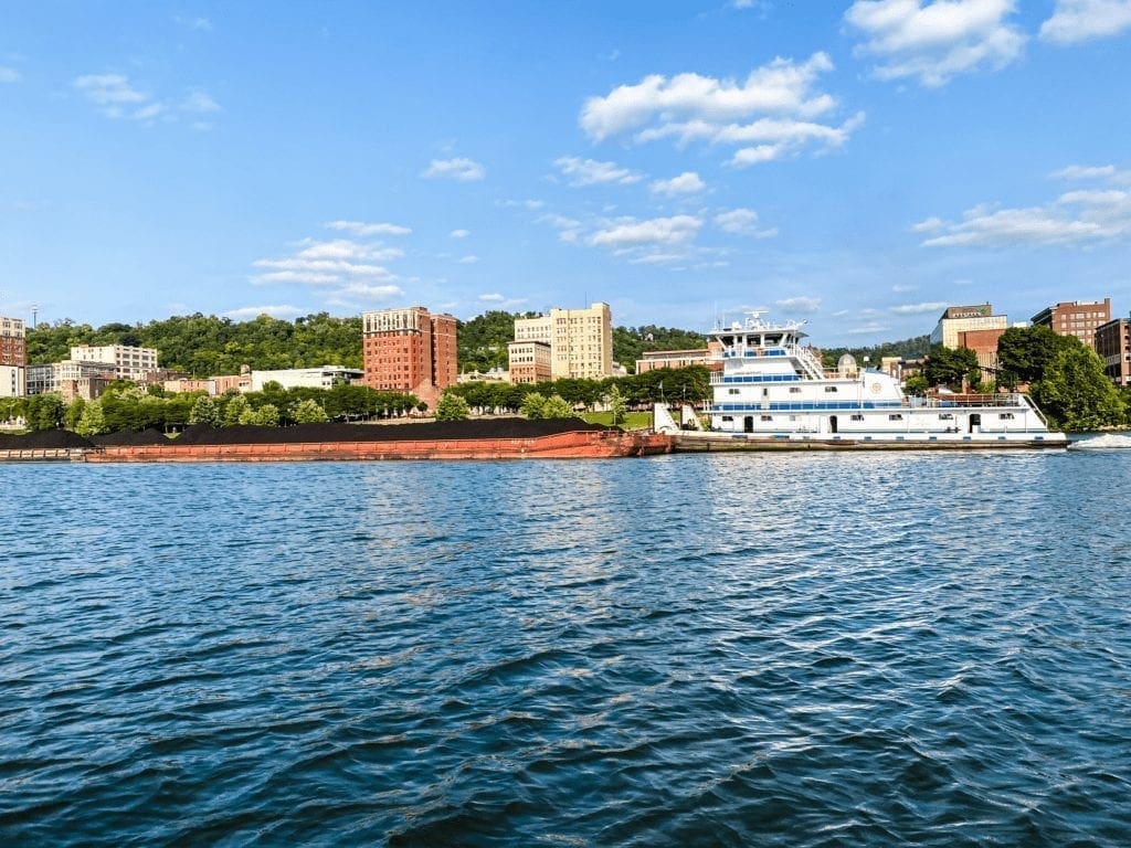 A photo of a city along the Ohio River.