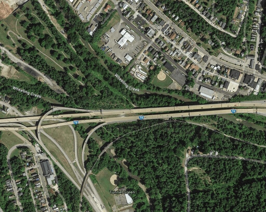 A birdf's eye view of an interstate.