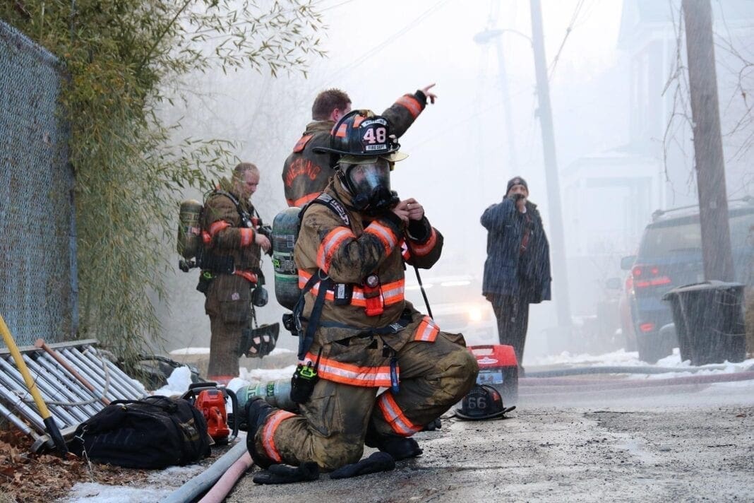 A number of firefighters battling a blaze.