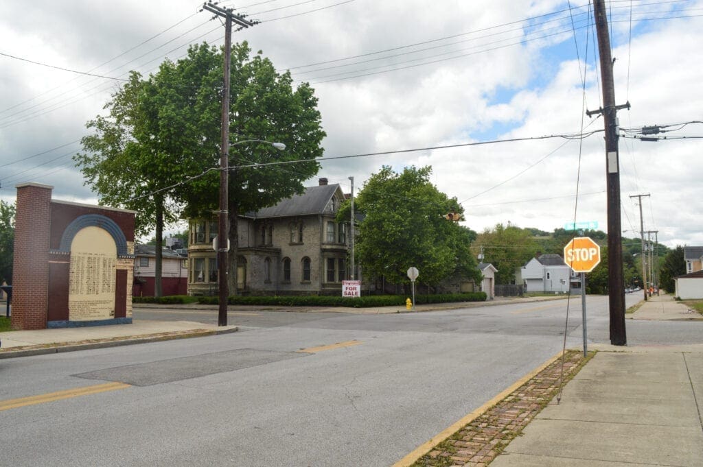 An intersection in a neighborhood.