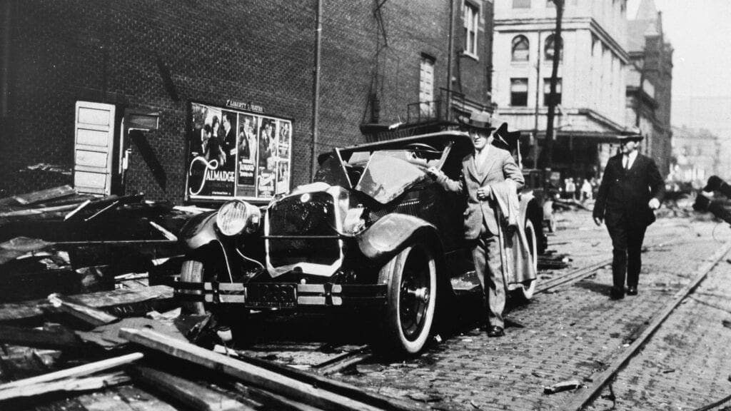 A photo of a damaged car.