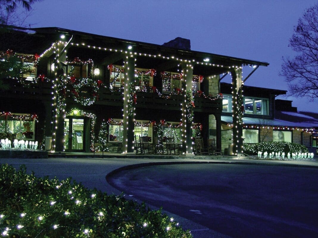 A lodge decorated for Christmas.