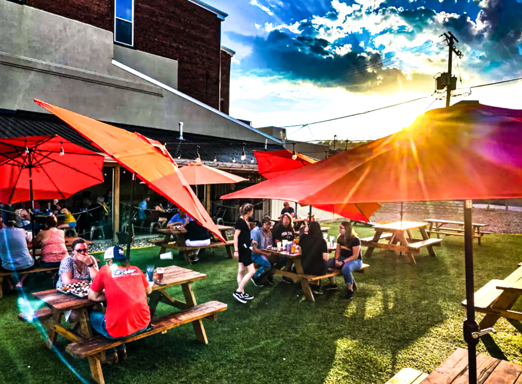 A photo of a restaurant courtyard.