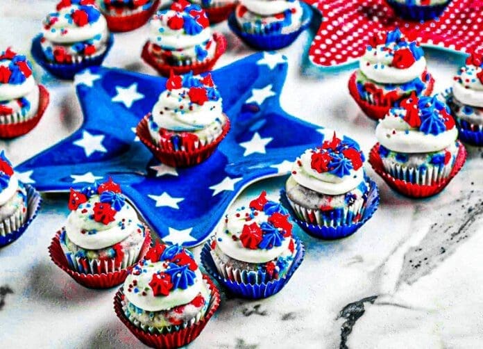 908ECD47-2BB9-40AE-B6D3-12BFF2EE0388 Cupcakes with icing.