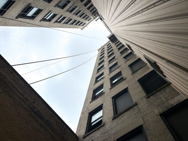 Scaffolding lines dangling.