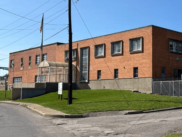 IMG_8160-min A brick building.