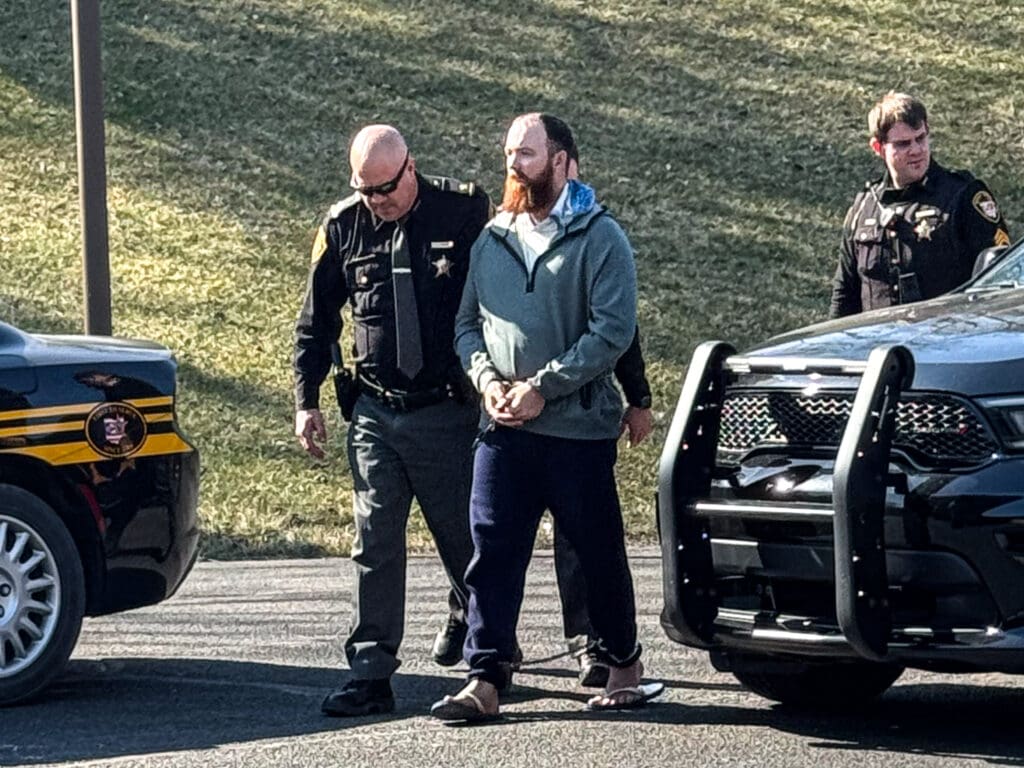 A man and a sheriff.