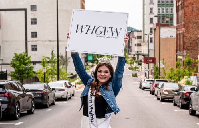 EAF986D4-E0FE-465E-AF73-3DEB70F8524C A women in a street.
