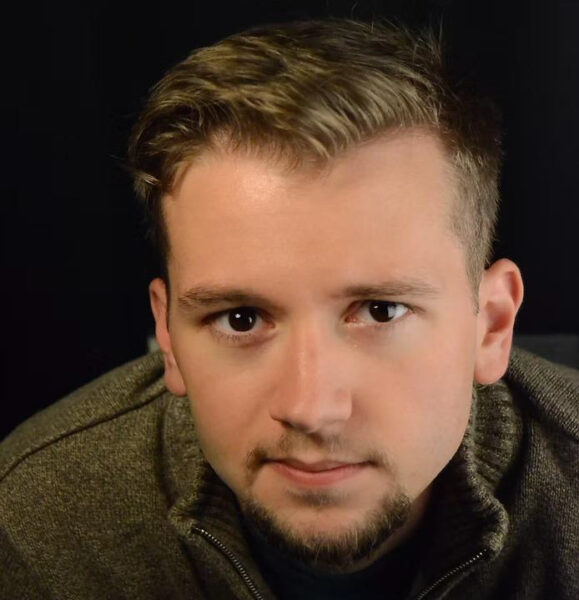 17EA75F3-8A48-4131-8FA0-9116F1F7DE4C A man.