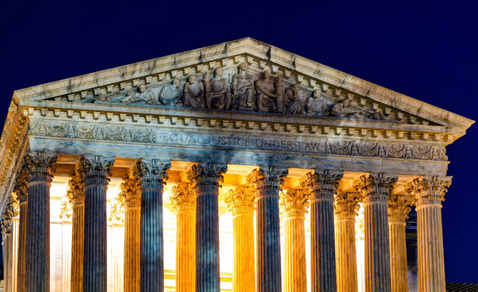 The front facade of the SCOTUS.