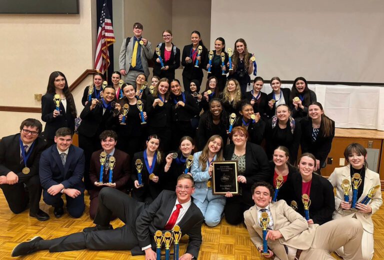WPHS Speech & Debates Heads to Nationals after Continuing ‘The Streak’