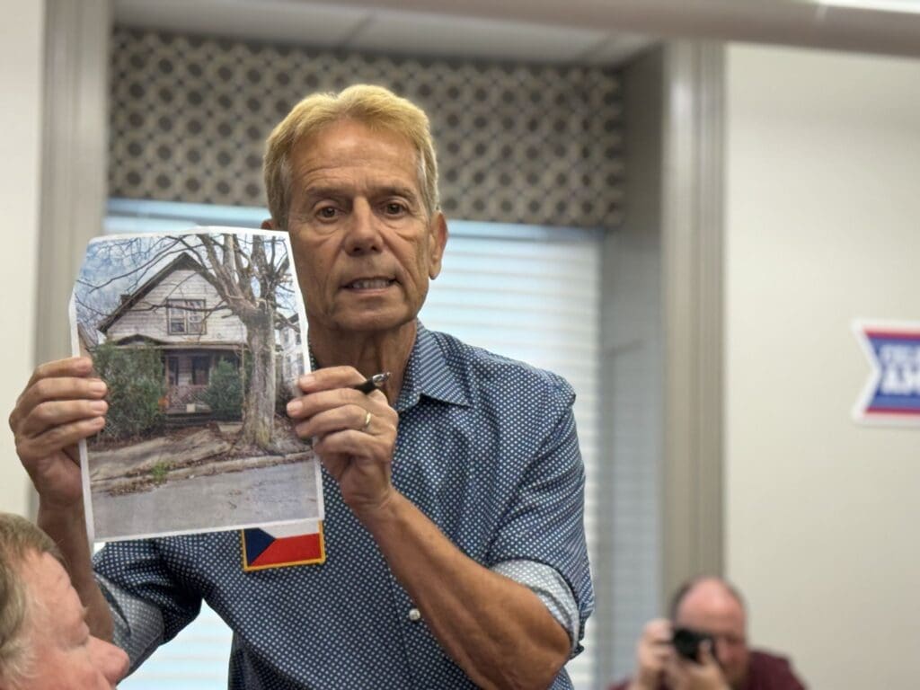 A man with a pic.
